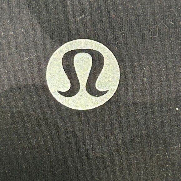 Lululemon Align 10” Biker Shorts Black Camo Size 8 (Minor Flaw) - Picture 3 of 10